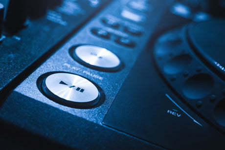 Play button dj mixer