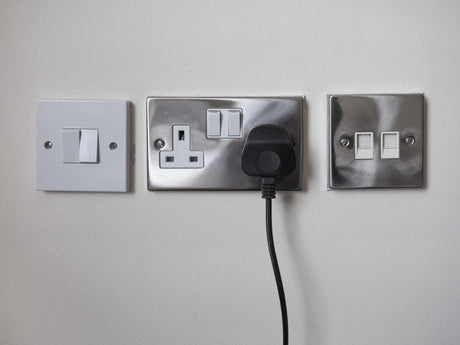Switch socket and LAN socket