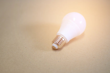 White LED light bulb
