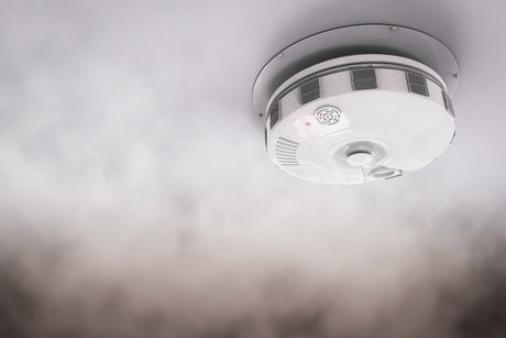  smoke detector on ceiling