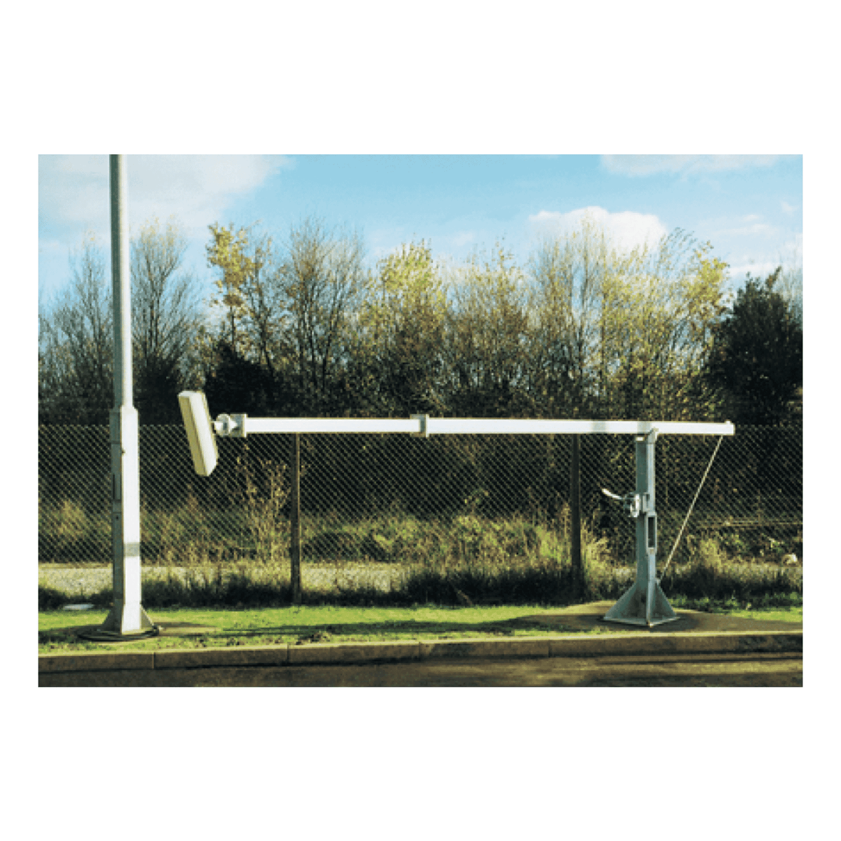 Altron ACC1BPLA 4.5m Square Tilt‑Down CCTV Column – WME