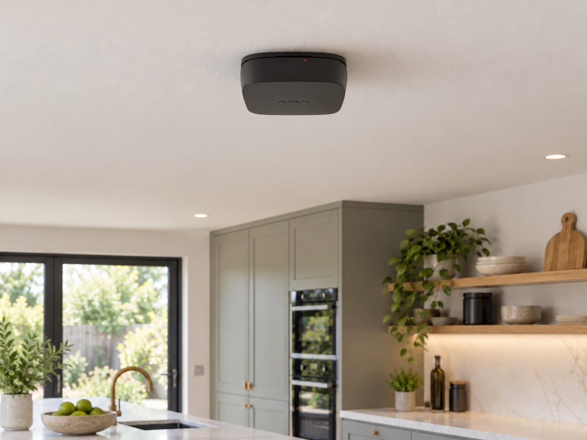 Ajax FireProtect 2 SB Heat in a modern domestic kitchen.