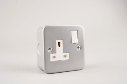 Ener-J 13A Metal Clad Single Wall Socket with switch T954 - West Midland Electrics | CCTV & Electrical Wholesaler 3