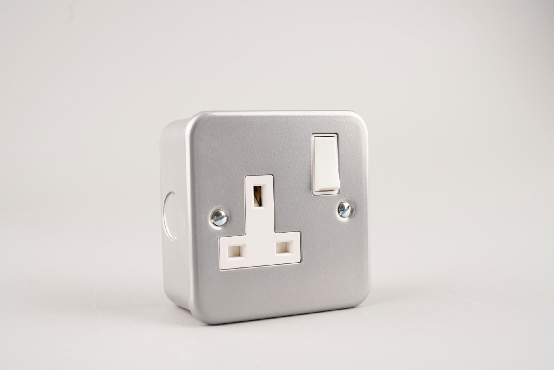 Ener-J 13A Metal Clad Single Wall Socket with switch T954 - West Midland Electrics | CCTV & Electrical Wholesaler