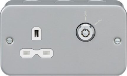 Knightsbridge Metal Clad 13A 1G DP Lockable socket MR9LOCK - West Midland Electrics | CCTV & Electrical Wholesaler