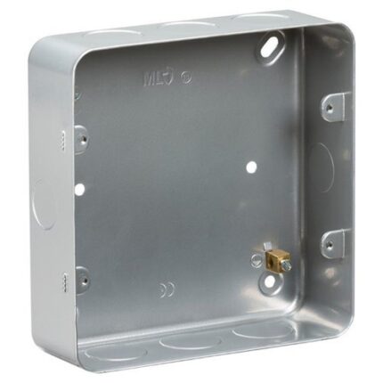 Knightsbridge Metalclad 6-8G surface mount box GDSG68M - West Midland Electrics | CCTV & Electrical Wholesaler 5